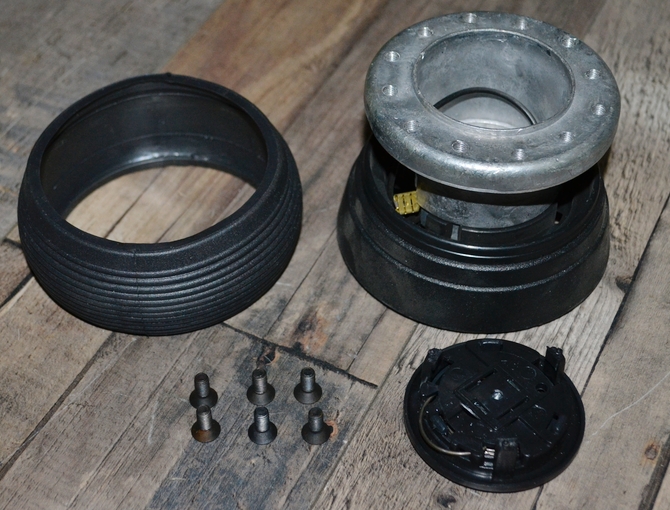 Lada Niva / 2101-2107 Sport Steering Wheel Adapter (6 Holes x 70mm)